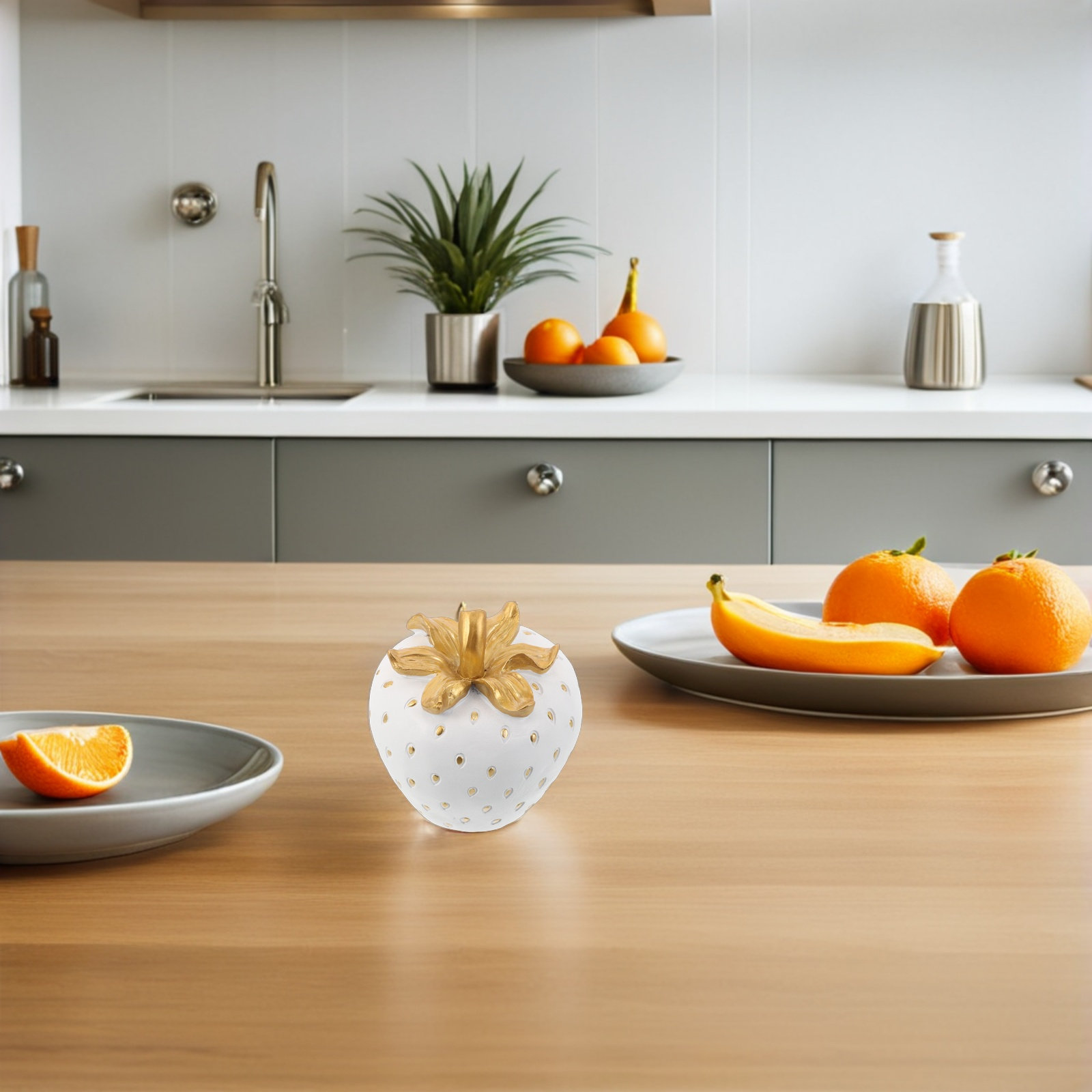 Commercial Kitchen Interior Design - Levendige realistische aardbeienrekwisieten van hars, nep