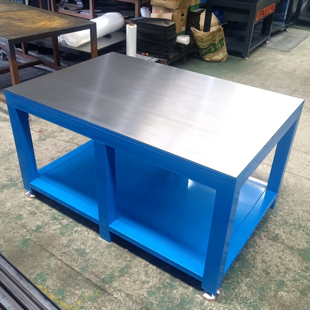 Zware stalen werkbank, vormban - Commercial Kitchen Bench recensie en prijs