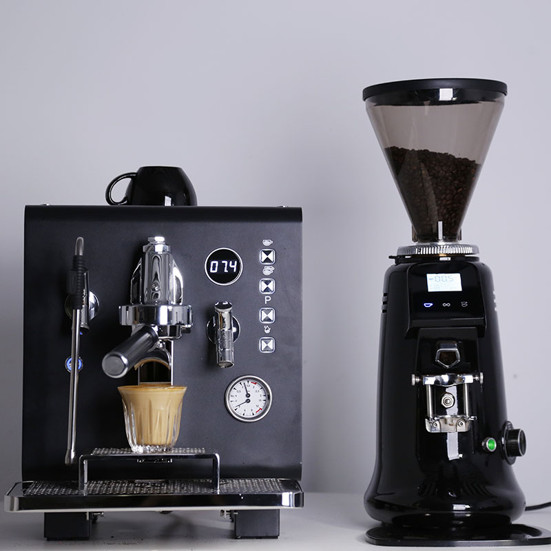 Professioneel roze semi-automa - Commercial Espresso Machine recensie en prijs